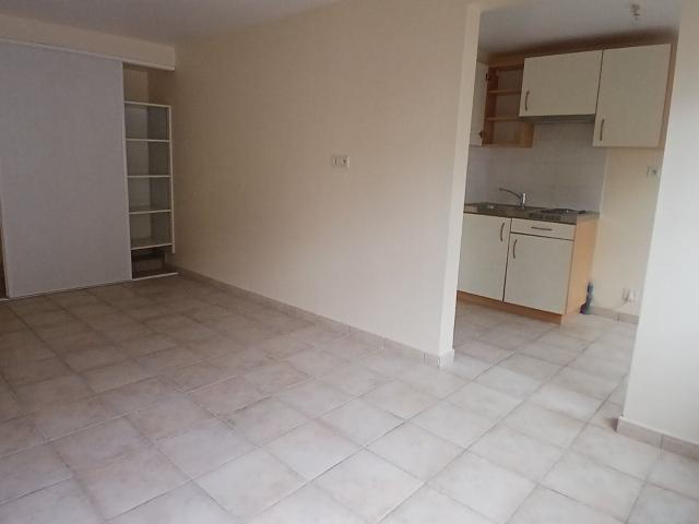 Location Appartement D 102, Saint Secondin