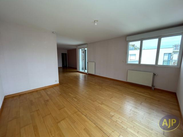 Location Appartement D 107.6, Courbehaye