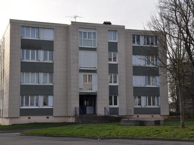 Location Appartement D 270, Magny le Desert