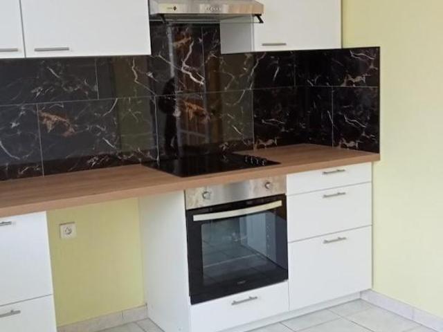 LOCATION: appartement de 2 pièces 50 m² à Charleville