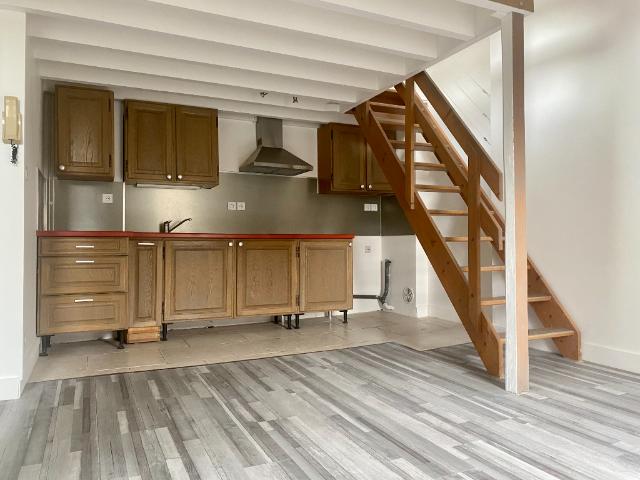 LOCATION: appartement de 2 pièces 22 m² à CHATEAUDUN