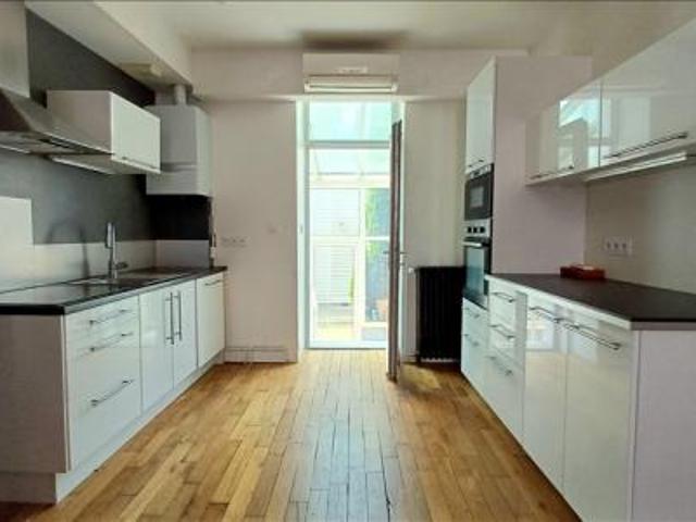 location appartement dijon 4 pièces 80 m2 cote d'or 21000 1200 € / mois