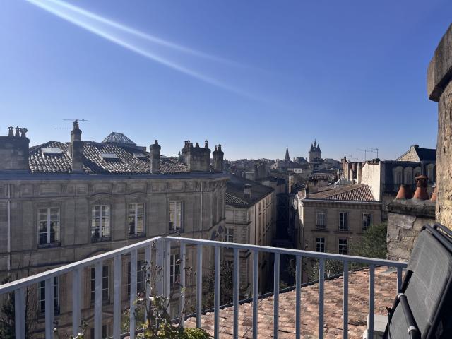 Location appartement duplex meublé 4 pièces 84m² Bordeaux