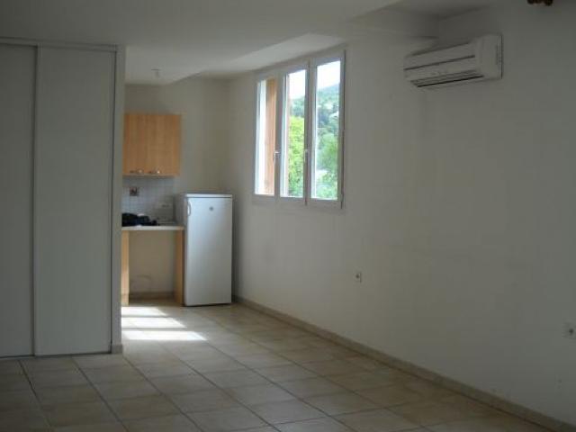 Location appartement en résidence Lamalou les bains, 77m² 3 pièces 720€ avec garage