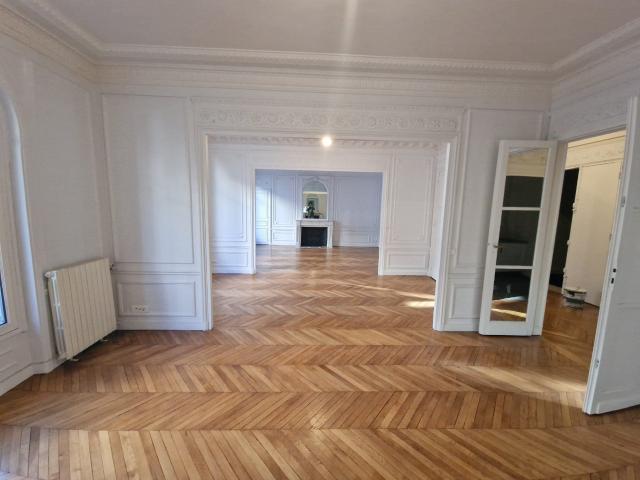 Location Appartement Esplanade d'Arménie, Paris