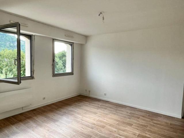 Location Appartement Esplanade du Champ de Mars, Rouen