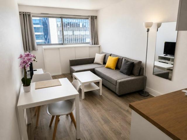 Location Appartement Esplanade Sud, Courbevoie