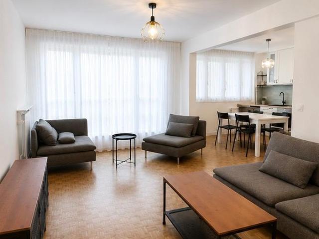 LOCATION: appartement F3 61 m² à Paris ETAGE 4 dernier