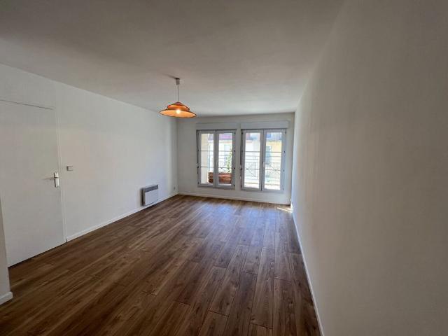 Location: appartement F2 à MELUN 49m²