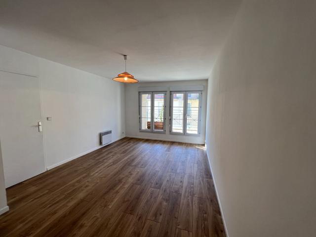 Location: appartement F2 à MELUN 49m²