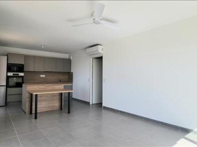 location appartement frejus 3 pièces 65 m2 var 83600 1100 € / mois