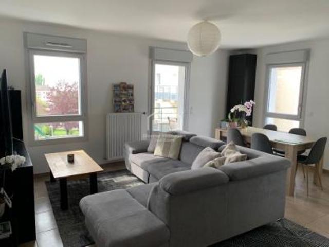 location appartement gex 4 pièces 82 m2 ain 01170 1680 € / mois