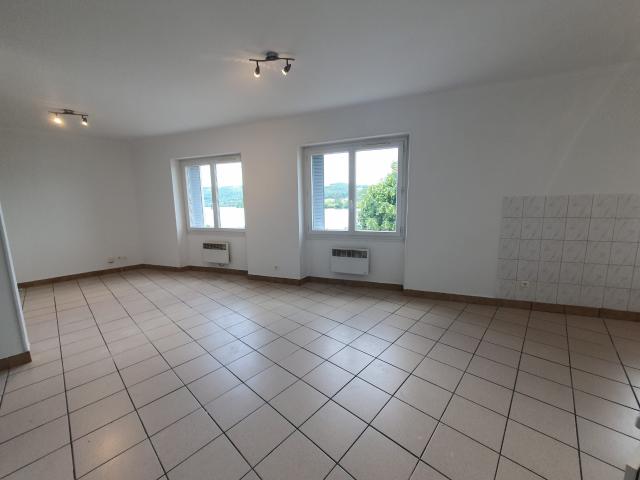 Location Appartement Grande Rue de la Maladière, Condrieu