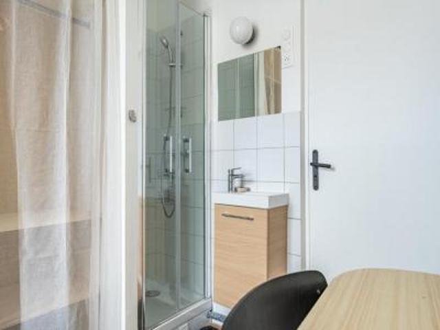 location appartement guyancourt 1 pièce 25 m2 yvelines 78280 710 € / mois