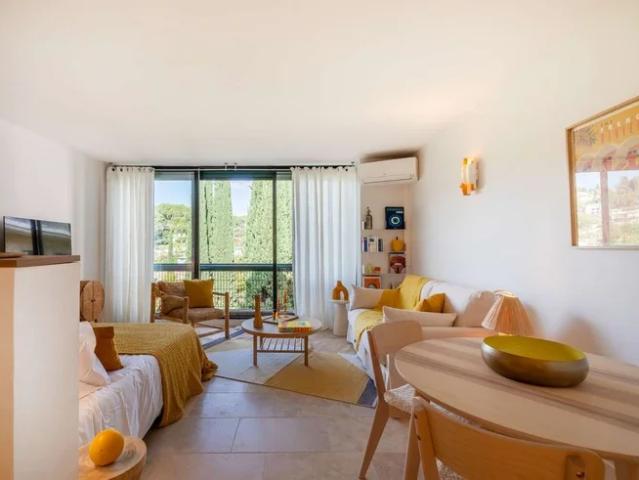 Location Appartement Impasse des Bellevues, Mougins
