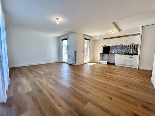 Location Appartement Impasse des Moulins Gaud, Ville la Grand