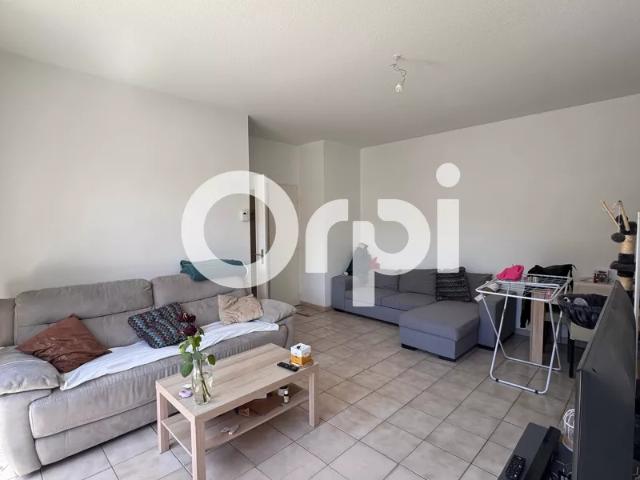 Location Appartement Impasse des Sources, Cour et Buis