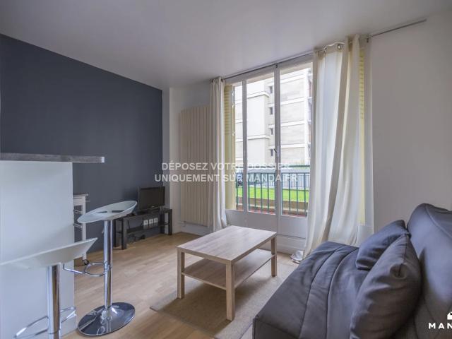 Location Appartement Impasse Haxo, Paris