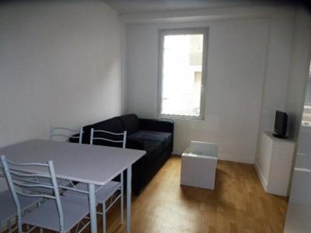 location appartement landivisiau 1 pièce 18 m2 finistere 29400 325 € / mois