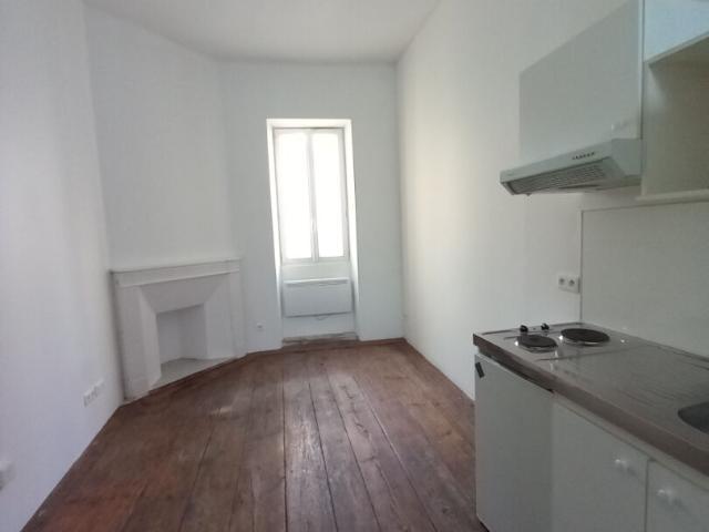 Location appartement Lesparre Medoc: 460 € AJP Lesparre Immobilier