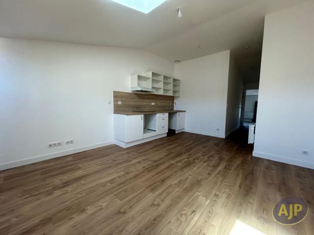 Location appartement Libourne: 600 € AJP Immobilier Saint Andre de Cubzac