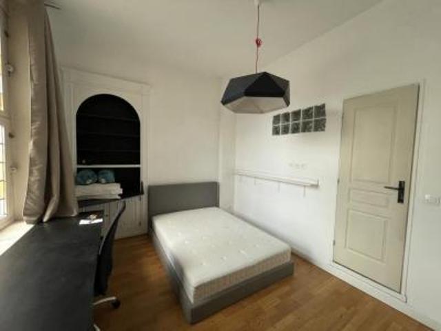 location appartement lille 1 pièce 18 m2 nord 59800 550 € / mois