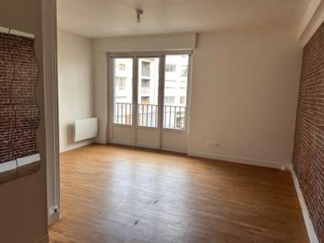 location appartement lisieux 1 pièce 25 m2 calvados 14100 496 € / mois