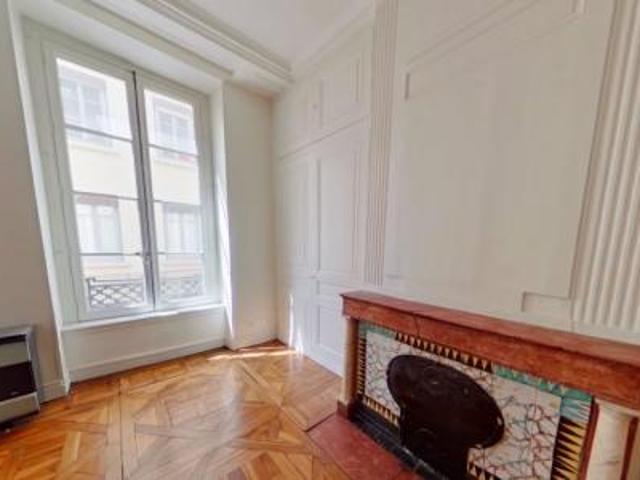 location appartement lyon 2eme arrondissement 2 pièces 40 m2 rhone 69002 820 € / mois