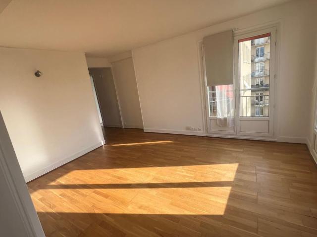 Location appartement, m² T 3 à Montrouge, 1 670 €