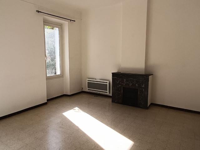 Location appartement, m² T 3 à Aubagne, 824 €