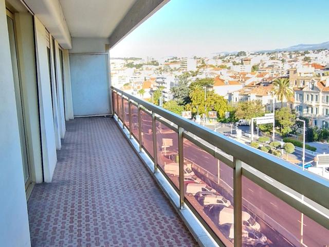 Location appartement, m² T 3 à Cannes, 1 500 €