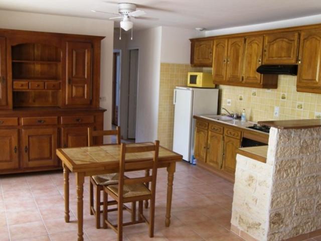 Location appartement, m² T 3 à Charleval, 760 €
