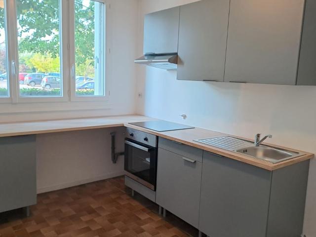 Location appartement, m² T 3 à Chelles, 1 250 €