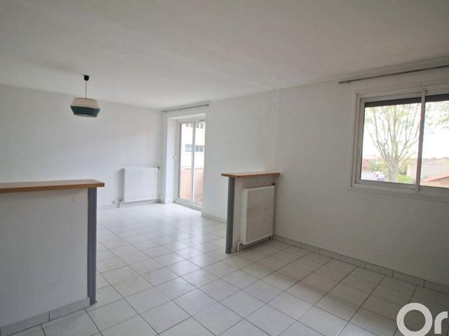 Location appartement, m² T 3 à Colomiers, 766 €