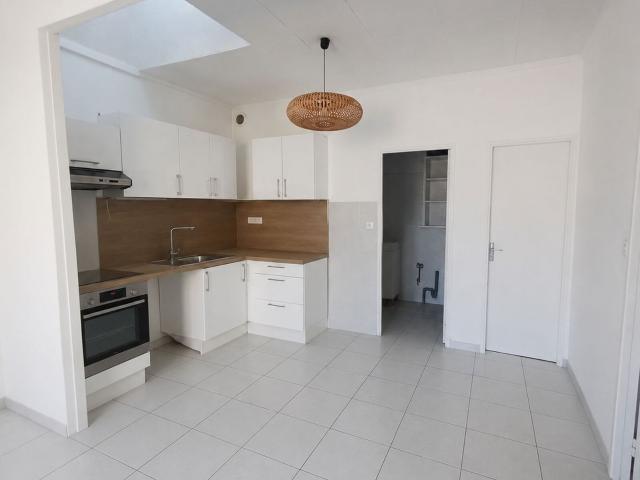 Location appartement, m² T 3 à Lattes, 832 €