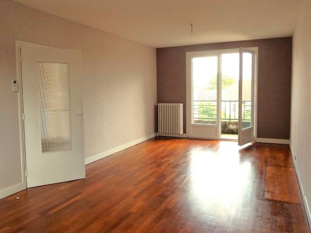 Location appartement, m² T 3 à Le Creusot, 570 €