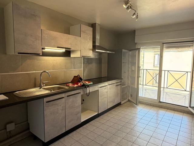 Location appartement, m² T 3 à Limoges, 750 €