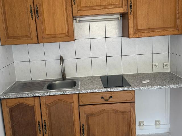 Location appartement, m² T 1 à Noisy le Roi, 690 €
