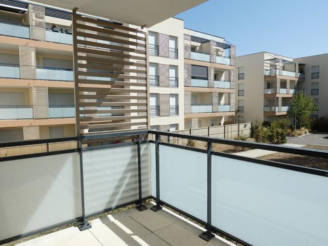 Location appartement, m² T 1 à Brignais, 586 €