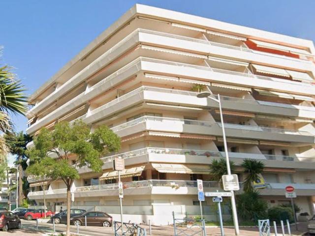 Location appartement, m² T 1 à Cagnes sur Mer, 800 €