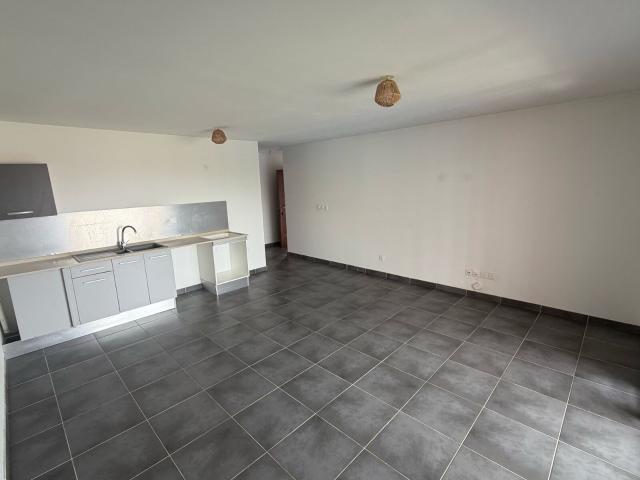 Location appartement, m² T 1 à Cayenne, 806 €
