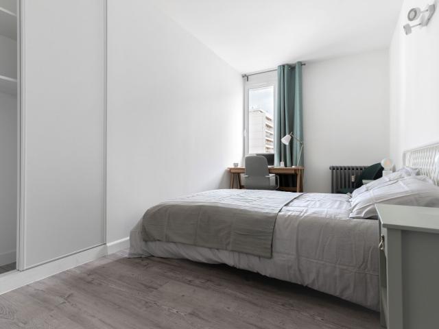 Location appartement, m² T 1 à Chambéry, 390 €