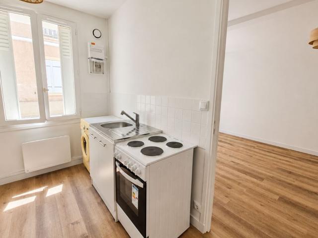 Location appartement, m² T 1 à Chambourcy, 780 €