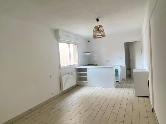 Location appartement, m² T 1 à Dax, 490 €