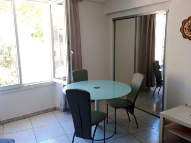 Location appartement, m² T 1 à La Farlède, 560 €
