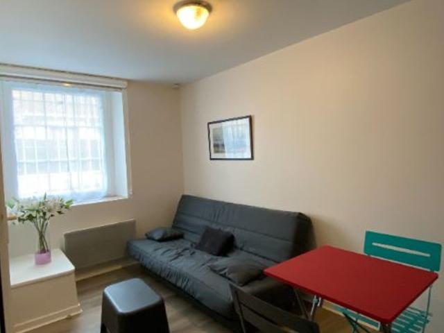 Location appartement, m² T 1 à La Rochelle, 400 €