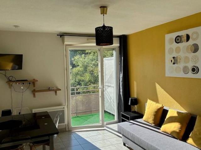 Location appartement, m² T 1 à Le Pontet, 475 €