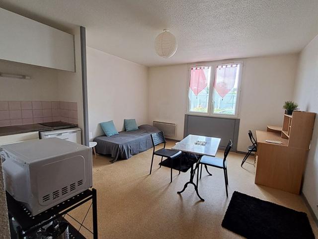 Location appartement, m² T 1 à Limoges, 350 €