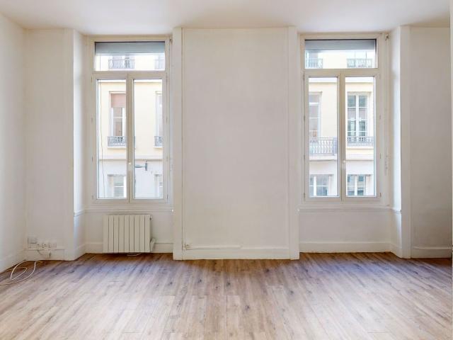 Location appartement, m² T 1 à Saint Étienne, 325 € | Orpi