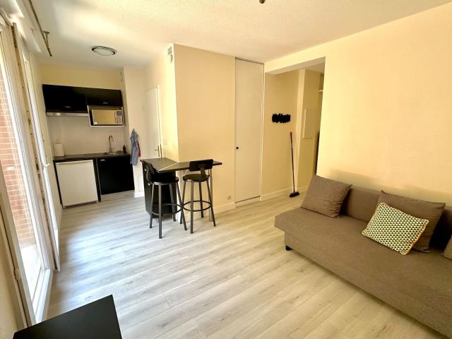 Location appartement, m² T 1 à Toulouse, 561 €
